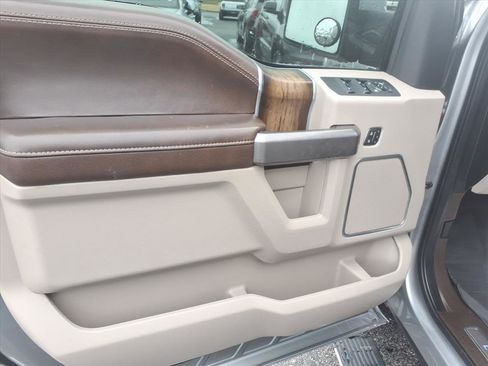 Used 2020 Ford F150 Limited image 12