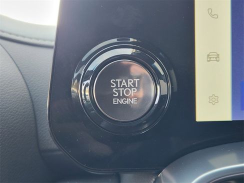 Certified 2025 Lexus LX 600 4WD w/ Luxury Package image 21