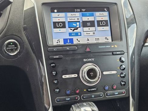 Used 2019 Ford Explorer Limited w/ Limited Luxury Package image 8