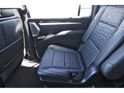 New 2026 Cadillac Escalade ESV Platinum Sport w/ LPO, ONYX Package image 12