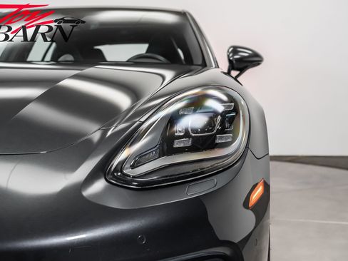 Used 2018 Porsche Panamera 4 image 10