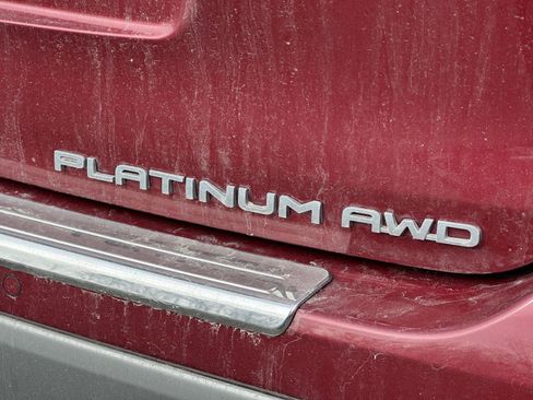 Used 2023 Toyota Highlander Platinum image 10