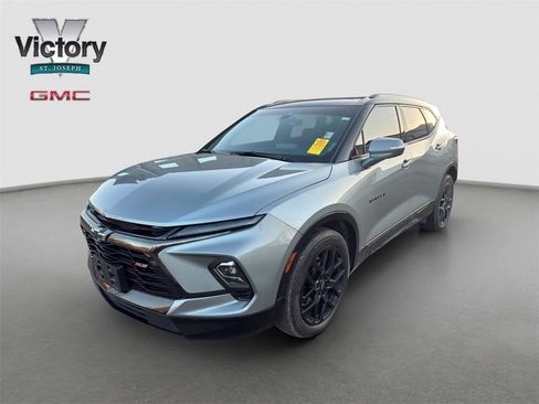 Used 2024 Chevrolet Blazer RS w/ Driver Confidence II Package image 3