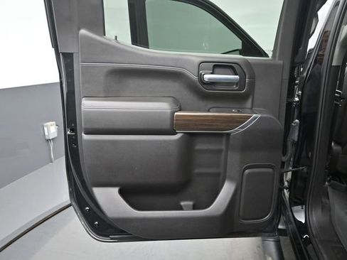 Used 2021 Chevrolet Silverado 1500 LT Trail Boss w/ Convenience Package II image 14