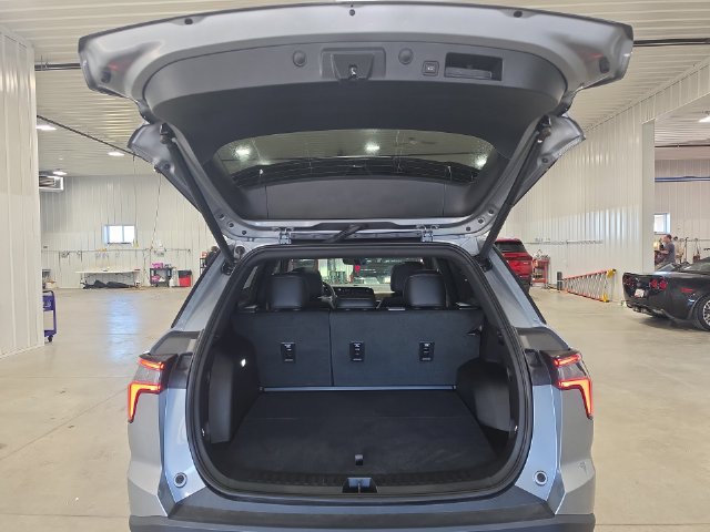 Used 2025 Chevrolet Equinox ACTIV w/ Safety and Technology Package AWD/4WD image 28
