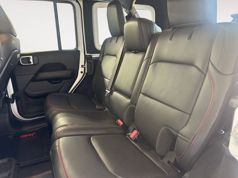 Used 2025 Jeep Wrangler Unlimited Rubicon AWD/4WD image 24