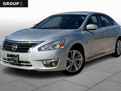 Used 2015 Nissan Altima 2.5 SL w/ Technology Package