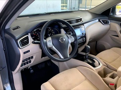 Used 2016 Nissan Rogue S w/ Appearance Package FWD image 18