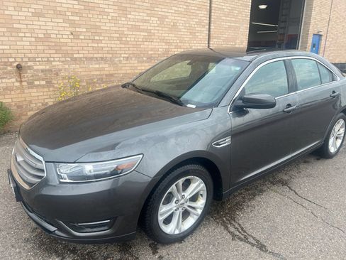 Used 2018 Ford Taurus SEL w/ Equipment Group 201A FWD image 2
