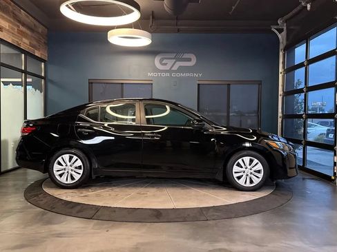 Used 2024 Nissan Sentra S FWD image 2