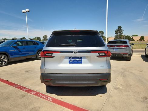 Used 2025 Toyota Grand Highlander FWD image 6