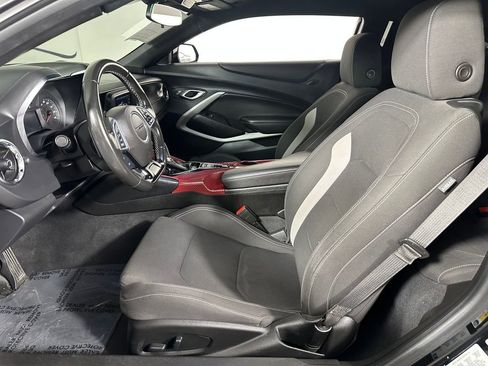 Used 2022 Chevrolet Camaro LT RWD image 15