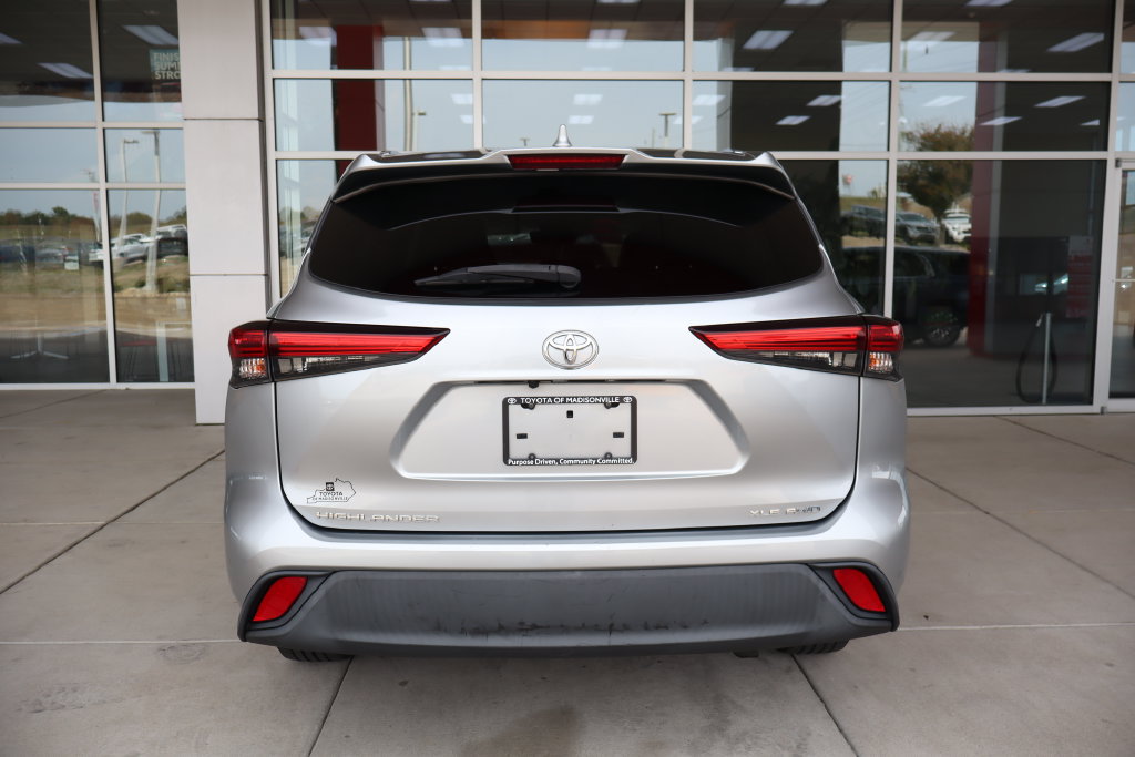 Used 2020 Toyota Highlander XLE AWD/4WD image 7