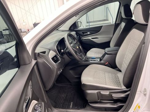Used 2024 Chevrolet Equinox LS FWD image 19