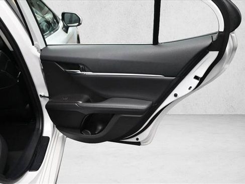 Used 2022 Toyota Camry XLE w/ Navigation Upgrade Package FWD image 29