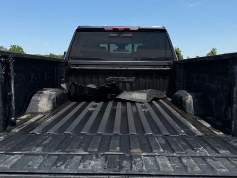Used 2024 GMC Sierra 2500 AT4 w/ AT4 Premium Plus Package AWD/4WD image 10