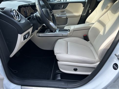 Certified 2024 Mercedes-Benz GLB 250 image 19