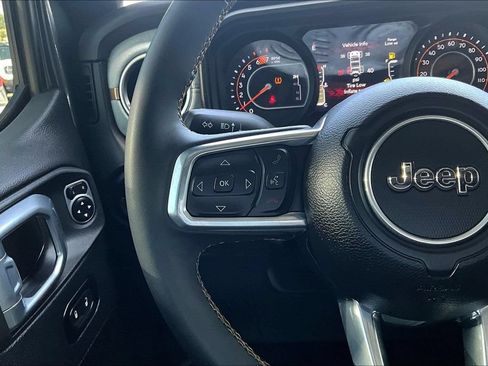 Used 2024 Jeep Wrangler Unlimited Sahara w/ Technology Group AWD/4WD image 12