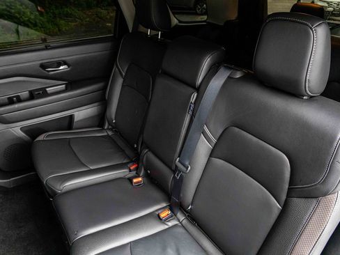 Certified 2024 Nissan Pathfinder SL image 22