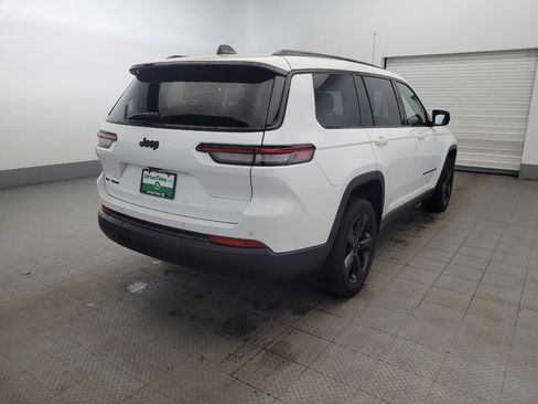 Used 2022 Jeep Grand Cherokee L Laredo image 9