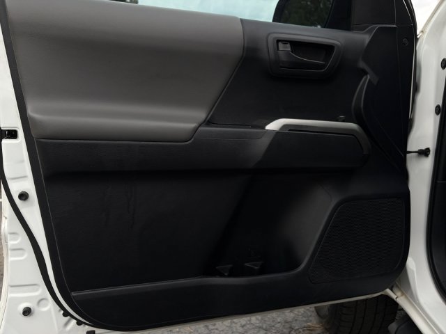 Certified 2019 Toyota Tacoma SR5 AWD/4WD image 13