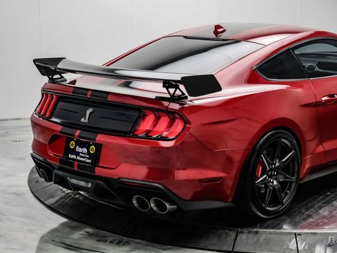 Used 2020 Ford Mustang Shelby GT500 w/ Carbon Fiber Track Pack RWD image 23