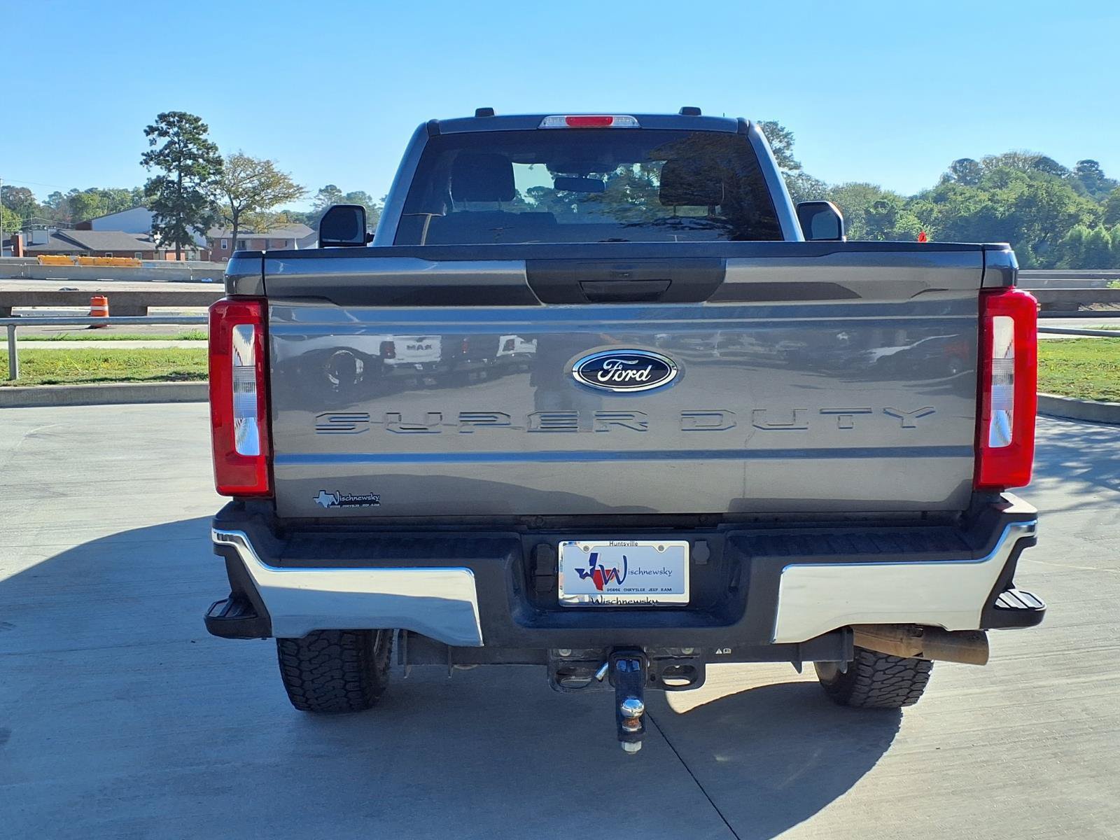 Used 2023 Ford F350 XLT w/ FX4 Off-Road Package AWD/4WD image 7