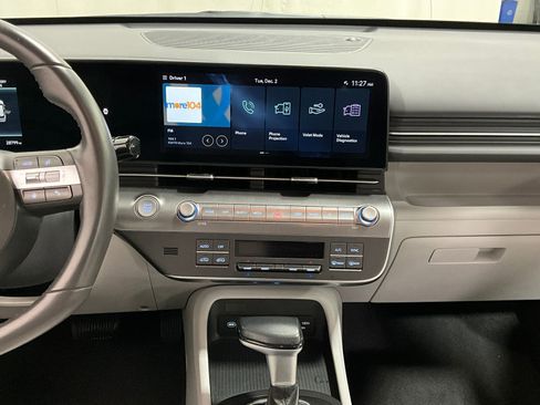 Used 2025 Hyundai Kona SEL image 8