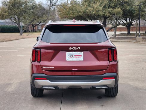 Used 2025 Kia Sorento S w/ Panoramic Sunroof Package image 7