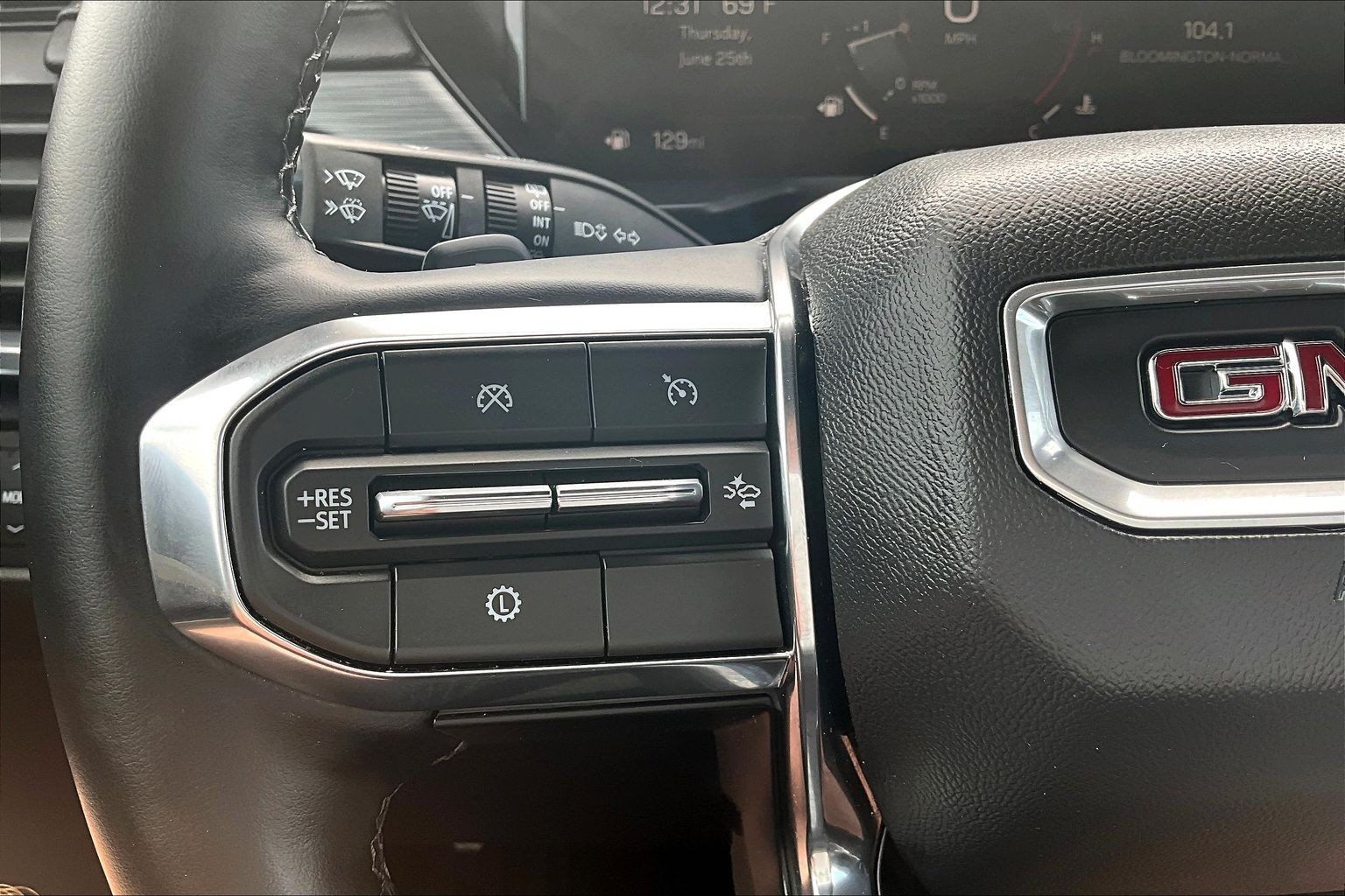 Used 2025 GMC Acadia Elevation FWD image 22