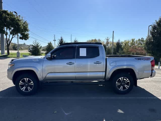 Used 2017 Toyota Tacoma TRD Sport w/ Premium & Technology Package AWD/4WD image 2