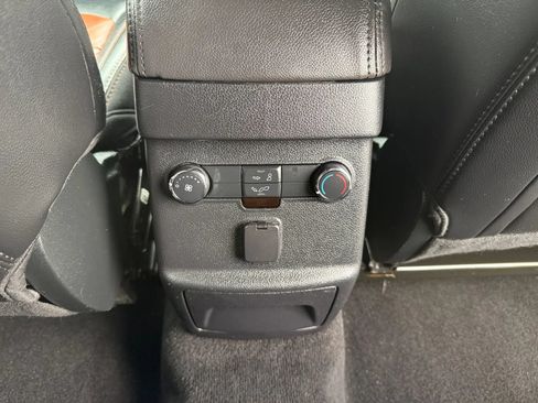 Used 2019 Ford Explorer XLT w/ Equipment Group 202A AWD/4WD image 23