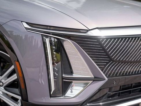 Used 2024 Cadillac Lyriq Tech RWD image 8