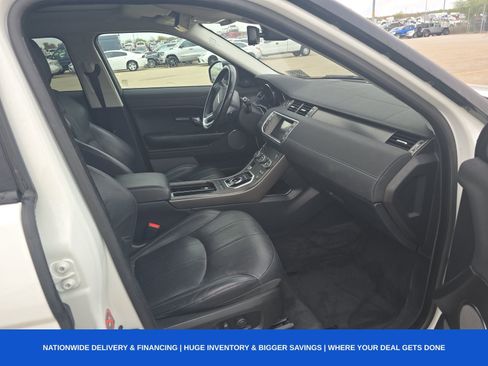 Used 2019 Land Rover Range Rover Evoque SE image 9