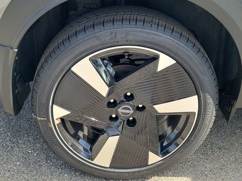 New 2026 Nissan Kicks SR image 6