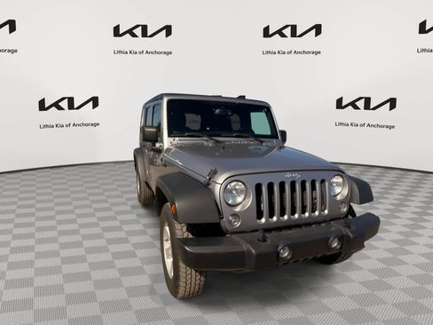 Used 2018 Jeep Wrangler Unlimited Sport S AWD/4WD image 3