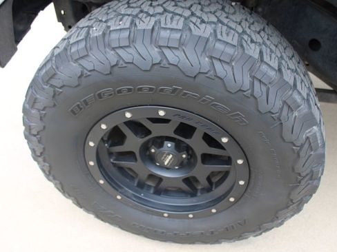 Used 2015 Jeep Wrangler Unlimited Rubicon w/ Connectivity Group image 55