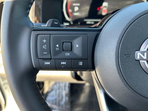 Used 2025 Nissan Pathfinder Platinum w/ Cargo Package image 17