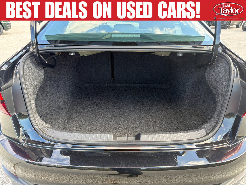 Used 2025 Volkswagen Jetta Sport FWD image 39