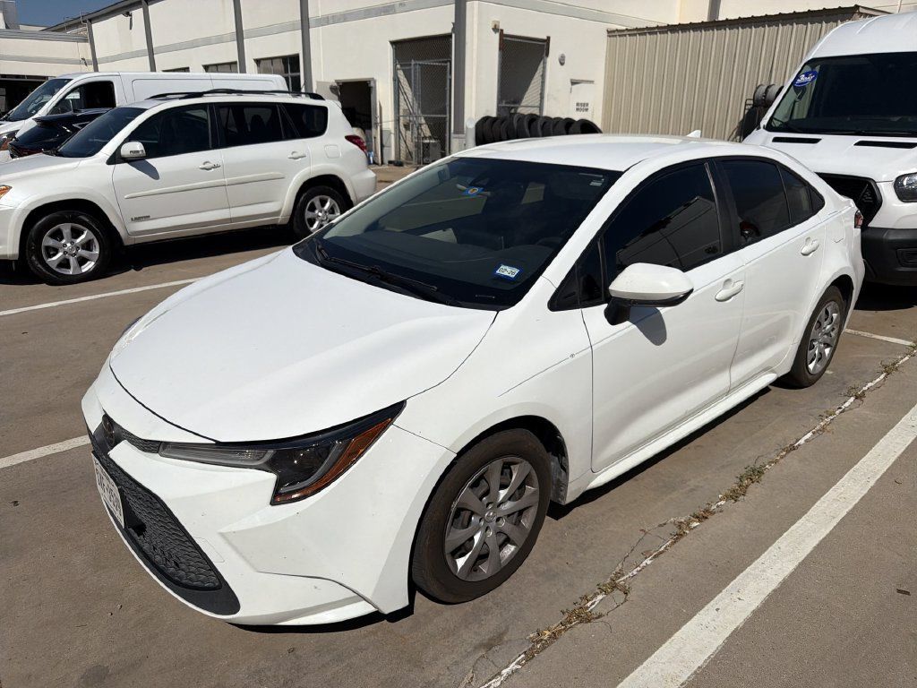 Used 2020 Toyota Corolla LE FWD image 1