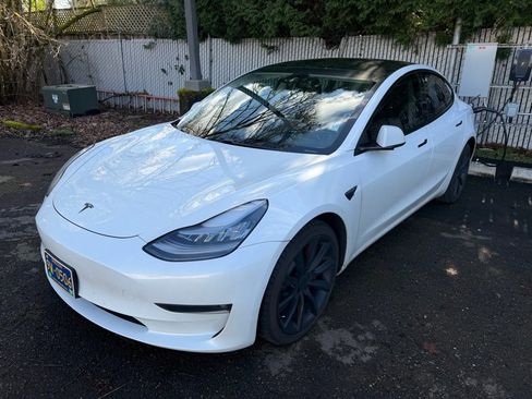 Used 2021 Tesla Model 3 Performance image 3