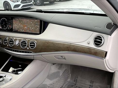 Used 2014 Mercedes-Benz S 550 Sedan image 17