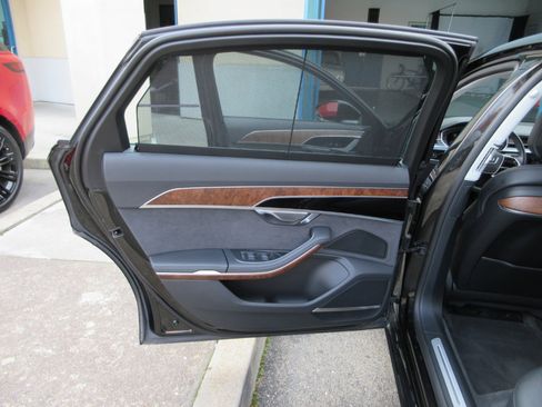 Used 2022 Audi A8 L 3.0T image 36