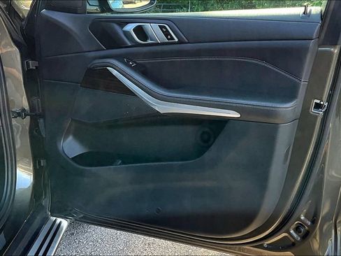 Used 2023 BMW X5 xDrive45e image 26