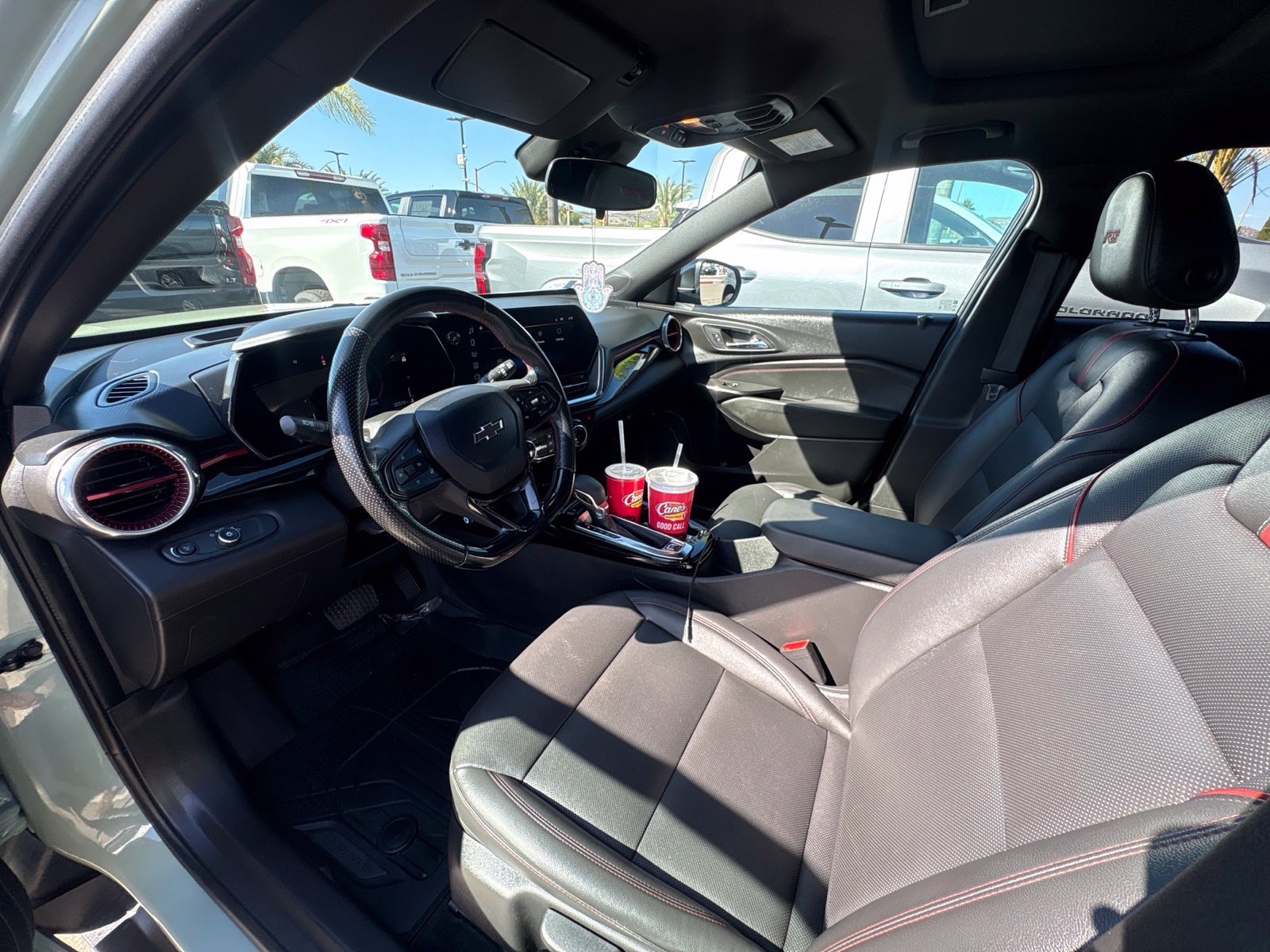 Used 2024 Chevrolet Trax RS w/ Sunroof Package FWD image 9
