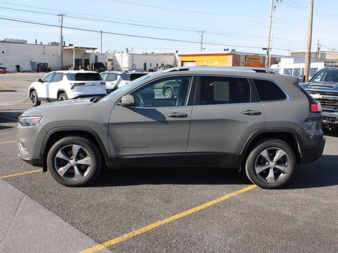 Used 2019 Jeep Cherokee Limited image 6