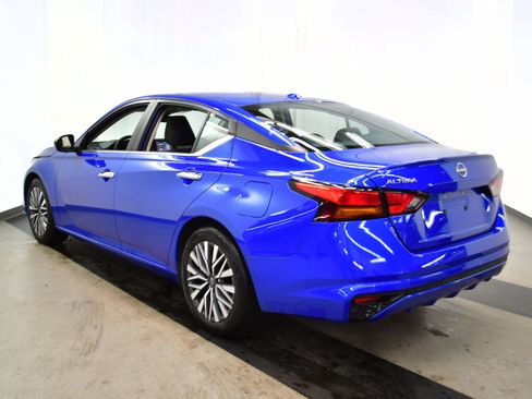 Used 2025 Nissan Altima 2.5 SV image 5