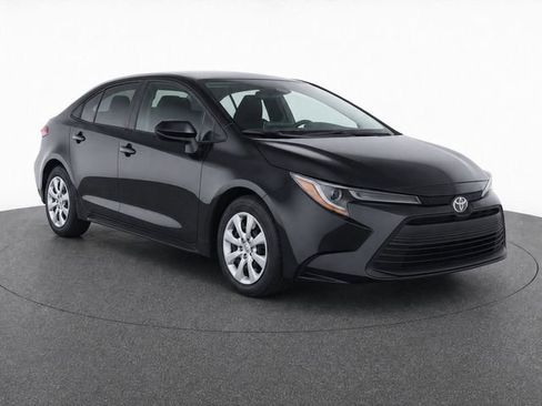 Used 2024 Toyota Corolla LE FWD image 2