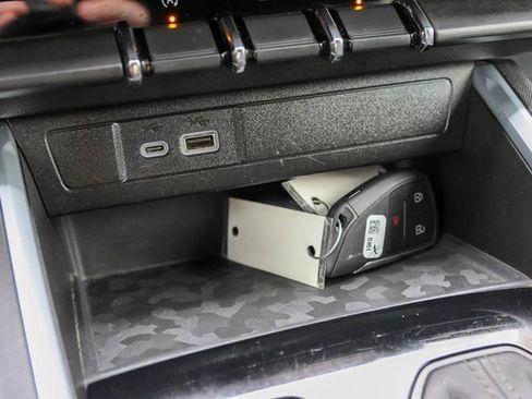 Used 2024 Chevrolet Colorado Trail Boss w/ Advanced Trailering Package image 23