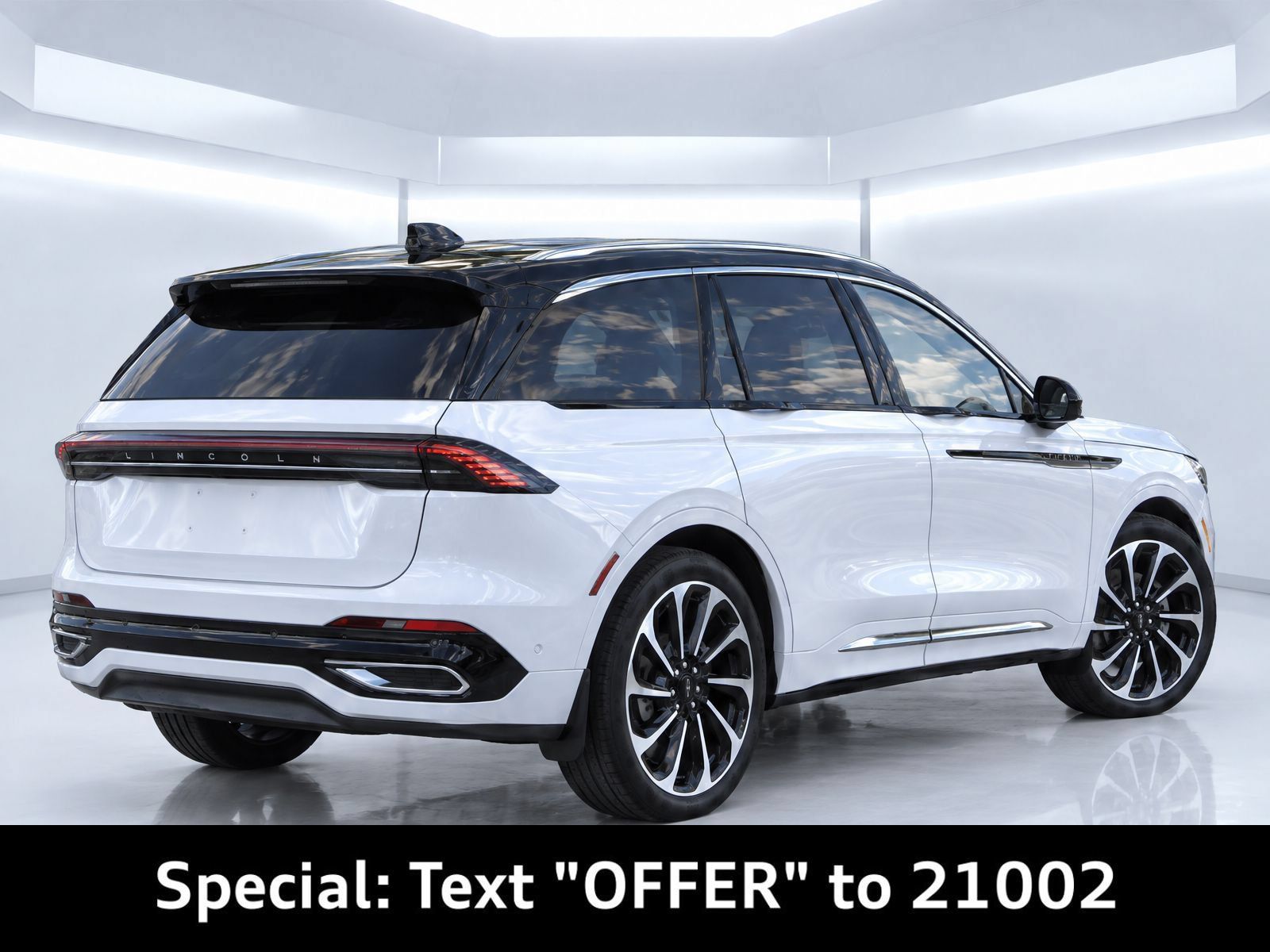 Used 2024 Lincoln Nautilus Black Label AWD/4WD image 4